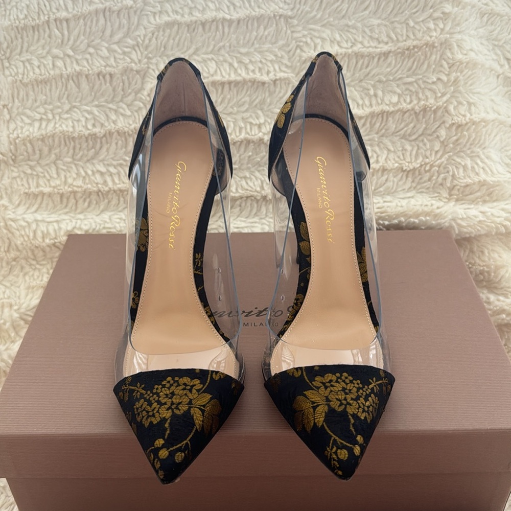 Gianvito Rossi Heels - Picture 3 of 10